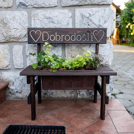 Entire For 6 Near Bled -private Garden, Grill & Free Parking